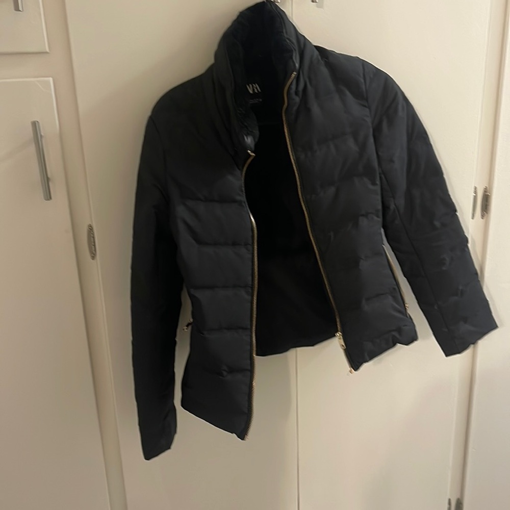 Zara XS fitted puffer black zip up jacket with detachable hood (not pictured yet